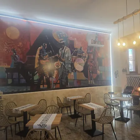 That's Airport Jazz-8min Airport-100mt Historic Center