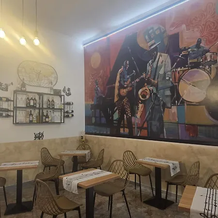 بيت ضيافة That's Airport Jazz-8min Airport-100mt Historic Center 3*